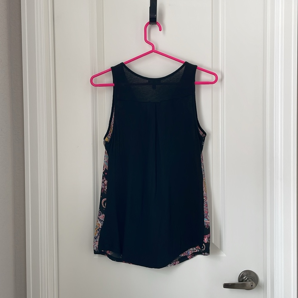 Express V-Neck Tank - Picture 3 of 3